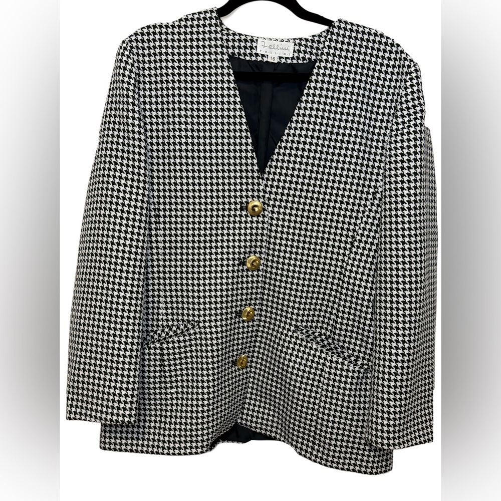 Chic Vintage Houndstooth Blazer • Gold Button Statement – Sz 16